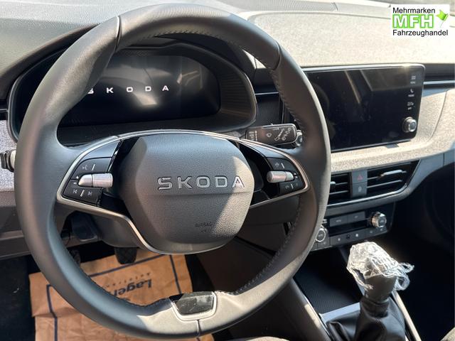 Skoda / Kamiq / Silber / / / SHZ+KAMERA+SMARTLINK+PDC+LED+16 ALU, Bei den verwendeten Bildern kann es sich um Beispielbilder handeln, ggf. teilweise mit Sonderausstattung.