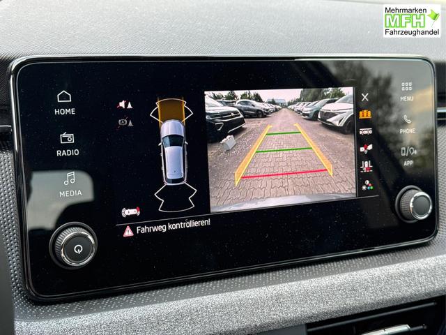 Skoda / Kamiq / Grau / / / SHZ+KAMERA+SMARTLINK+PDC+LED+16 ALU, Bei den verwendeten Bildern kann es sich um Beispielbilder handeln, ggf. teilweise mit Sonderausstattung.