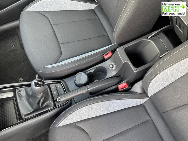 Skoda / Kamiq / Grau / / / SHZ+KAMERA+SMARTLINK+PDC+LED+16 ALU, Bei den verwendeten Bildern kann es sich um Beispielbilder handeln, ggf. teilweise mit Sonderausstattung.
