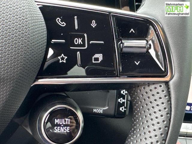 Renault / Austral / Blau / / / LED+KAMERA+PDC+19 LM, Bei den verwendeten Bildern kann es sich um Beispielbilder handeln, ggf. teilweise mit Sonderausstattung.