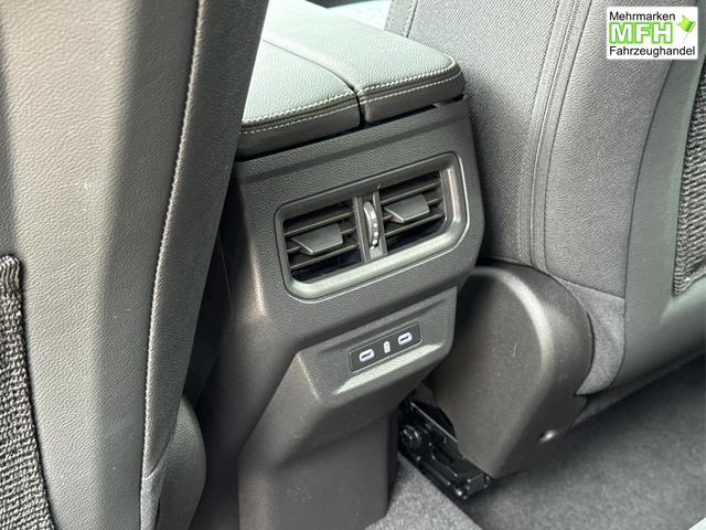 Renault / Austral / Blau / / / LED+KAMERA+PDC+19 LM, Bei den verwendeten Bildern kann es sich um Beispielbilder handeln, ggf. teilweise mit Sonderausstattung.