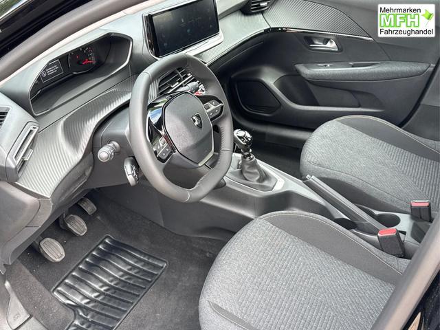 Peugeot / 208 / Schwarz / / / MAN6+SHZ+LED+PDC+TEMPOMAT, Bei den verwendeten Bildern kann es sich um Beispielbilder handeln, ggf. teilweise mit Sonderausstattung.
