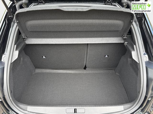 Peugeot / 208 / Schwarz / / / MAN6+SHZ+LED+PDC+TEMPOMAT, Bei den verwendeten Bildern kann es sich um Beispielbilder handeln, ggf. teilweise mit Sonderausstattung.