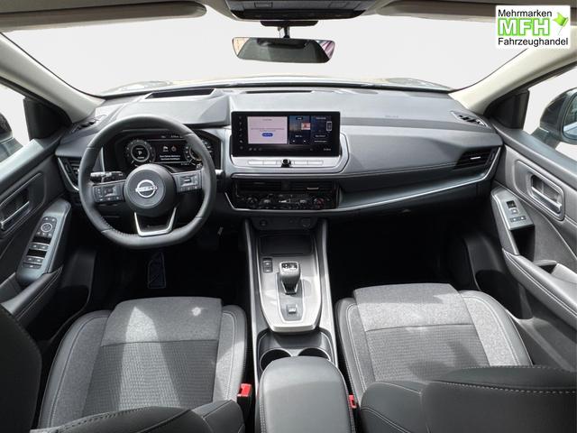 Nissan / Qashqai / Silber / / / KAMERA+ACC+PDC+EL.HECKKL.+SHZ+LED , Bei den verwendeten Bildern kann es sich um Beispielbilder handeln, ggf. teilweise mit Sonderausstattung.
