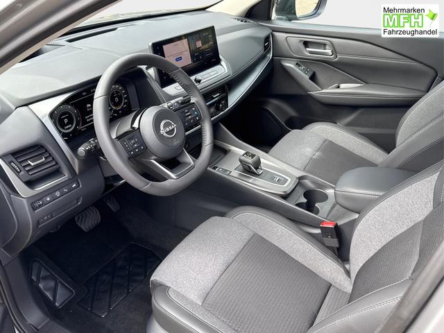Nissan / Qashqai / Silber / / / KAMERA+ACC+PDC+EL.HECKKL.+SHZ+LED , Bei den verwendeten Bildern kann es sich um Beispielbilder handeln, ggf. teilweise mit Sonderausstattung.