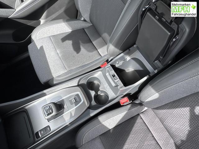 Nissan / Qashqai / Silber / / / KAMERA+ACC+PDC+EL.HECKKL.+SHZ+LED , Bei den verwendeten Bildern kann es sich um Beispielbilder handeln, ggf. teilweise mit Sonderausstattung.