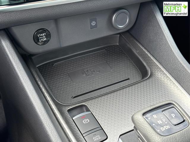 Nissan / Qashqai / Silber / / / KAMERA+ACC+PDC+EL.HECKKL.+SHZ+LED , Bei den verwendeten Bildern kann es sich um Beispielbilder handeln, ggf. teilweise mit Sonderausstattung.
