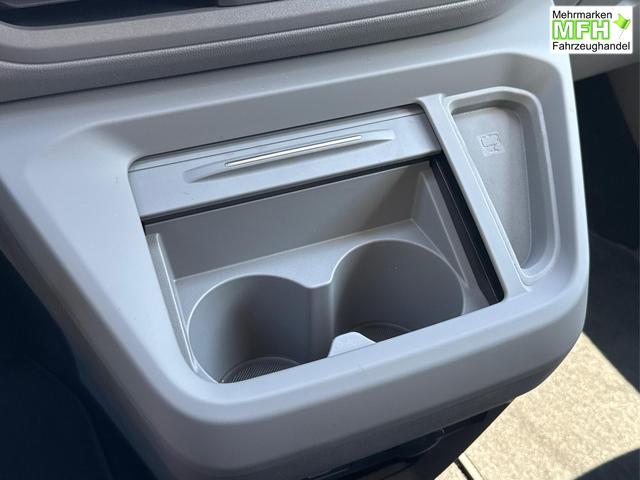 Volkswagen / T7 Caravelle / / / / KR+SHZ+AHK+GJR+KLIMAAUT.+ KAMERA+ PDC+ LED, Bei den verwendeten Bildern kann es sich um Beispielbilder handeln, ggf. teilweise mit Sonderausstattung.