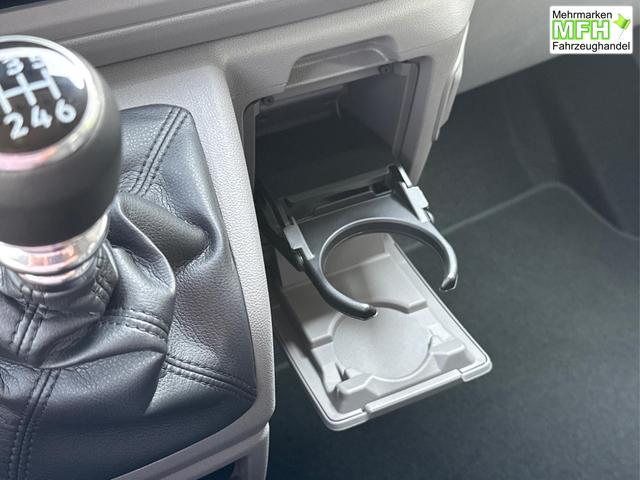Volkswagen / T7 Caravelle / / / / LR+9 Sitze+AHK+KLIMAAUT.+KAMERA+PDC+LED, Bei den verwendeten Bildern kann es sich um Beispielbilder handeln, ggf. teilweise mit Sonderausstattung.