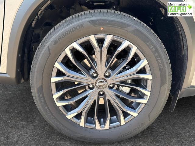 Nissan / X-Trail / Grau / / / BOSE+360 KAM+NAVI+SHZ+ACC+HuD+19 LM, Bei den verwendeten Bildern kann es sich um Beispielbilder handeln, ggf. teilweise mit Sonderausstattung.