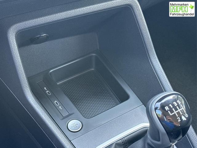 Volkswagen / Caddy Maxi / / / / Caddy Maxi KAMERA+APP+PDC+ACC+LANE ASSIST, Bei den verwendeten Bildern kann es sich um Beispielbilder handeln, ggf. teilweise mit Sonderausstattung.
