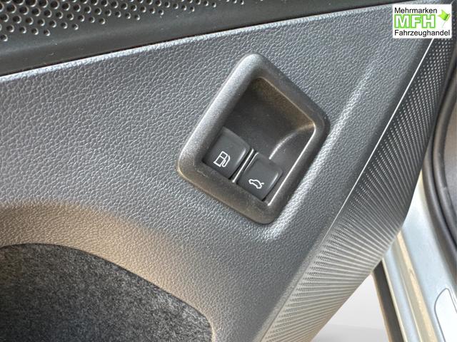 Volkswagen / Tayron / Silber / / / PLUG-IN+PANO+AHK+HuD+MATRIX+360 KAM+20ALU+ACC+eHK+BLACK STYLE