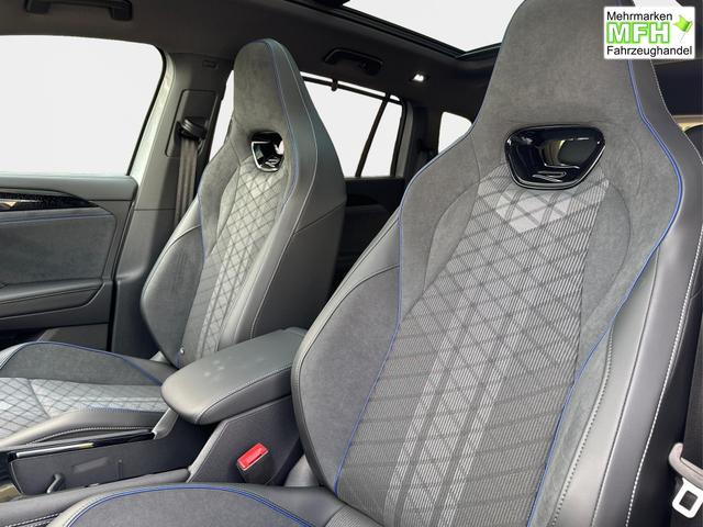 Volkswagen / Tayron / Silber / / / PLUG-IN+PANO+AHK+HuD+MATRIX+360 KAM+20ALU+ACC+eHK+BLACK STYLE