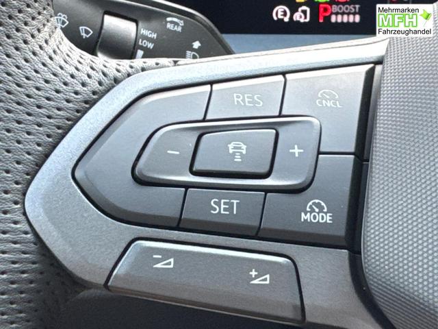 Volkswagen / Tayron / Silber / / / PLUG-IN+PANO+AHK+HuD+MATRIX+360 KAM+20ALU+ACC+eHK+BLACK STYLE