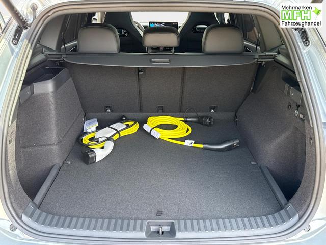 Volkswagen / Tayron / Silber / / / PLUG-IN+PANO+AHK+HuD+MATRIX+360 KAM+20ALU+ACC+eHK+BLACK STYLE
