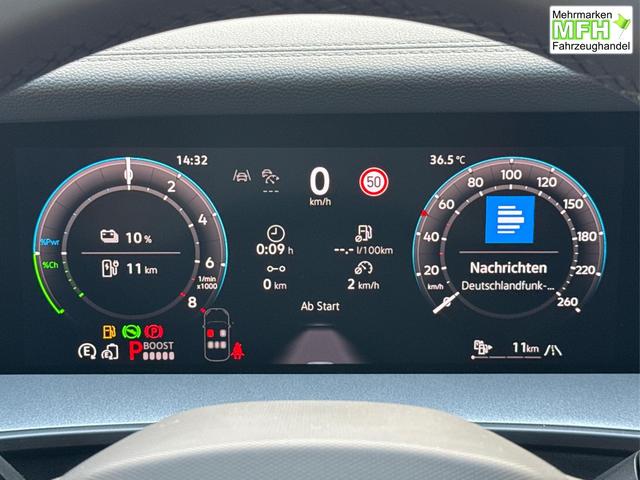 Volkswagen / Tayron / Silber / / / PLUG-IN+PANO+AHK+HuD+MATRIX+360 KAM+20ALU+ACC+eHK+BLACK STYLE