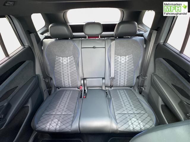 Volkswagen / Tayron / Silber / / / PLUG-IN+PANO+AHK+HuD+MATRIX+360 KAM+20ALU+ACC+eHK+BLACK STYLE