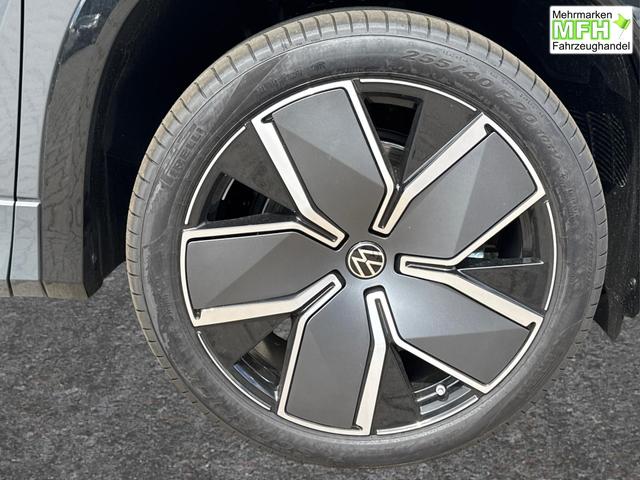 Volkswagen / Tayron / Grau / / / PLUG-IN+PANO+AHK+HuD+MATRIX+360 KAM+20ALU+ACC+eHK+BLACK STYLE