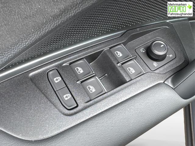 Volkswagen / Tayron / Grau / / / PLUG-IN+PANO+AHK+HuD+MATRIX+360 KAM+20ALU+ACC+eHK+BLACK STYLE