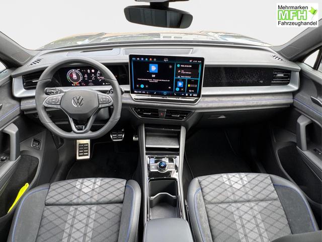 Volkswagen / Tayron / Grau / / / PLUG-IN+PANO+AHK+HuD+MATRIX+360 KAM+20ALU+ACC+eHK+BLACK STYLE