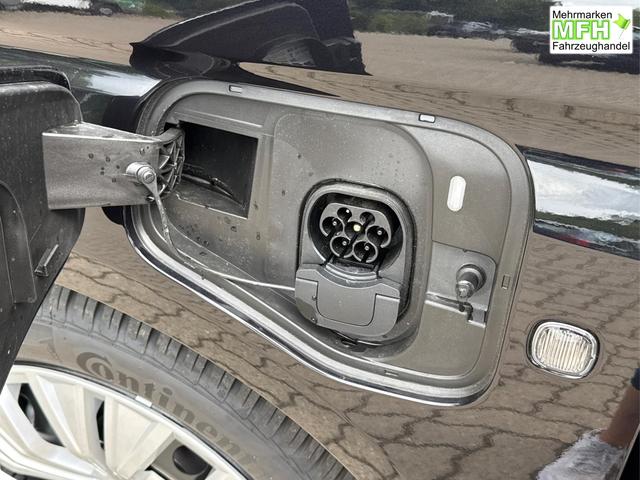 Volkswagen / Caddy Maxi / / / / Caddy Maxi +PDC v+h+KAMERA+SHZ+GJR+ACC+LANE ASSIST
