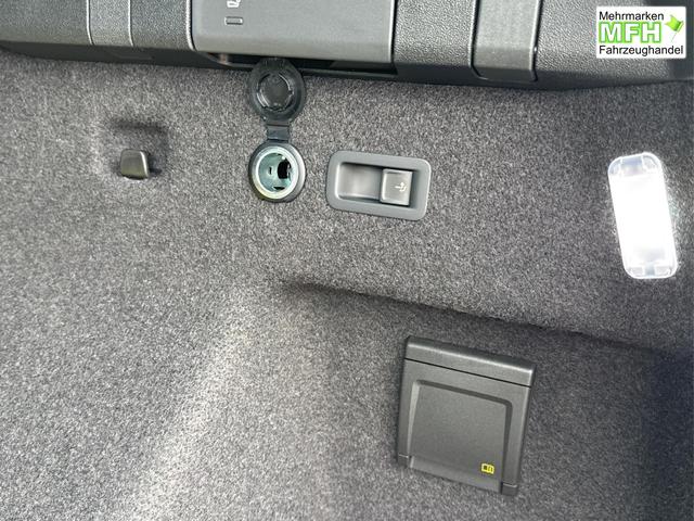 Volkswagen / Tayron / Schwarz / / / PLUG-IN+PANO+AHK+HuD+MATRIX+360 KAM+20ALU+ACC+eHK+BLACK STYLE, Bei den verwendeten Bildern kann es sich um Beispielbilder handeln, ggf. teilweise mit Sonderausstattung.