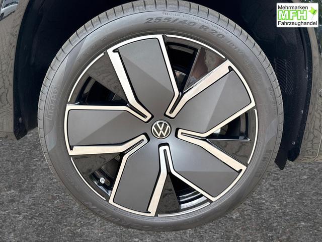 Volkswagen / Tayron / Schwarz / / / PLUG-IN+PANO+AHK+HuD+MATRIX+360 KAM+20ALU+ACC+eHK+BLACK STYLE