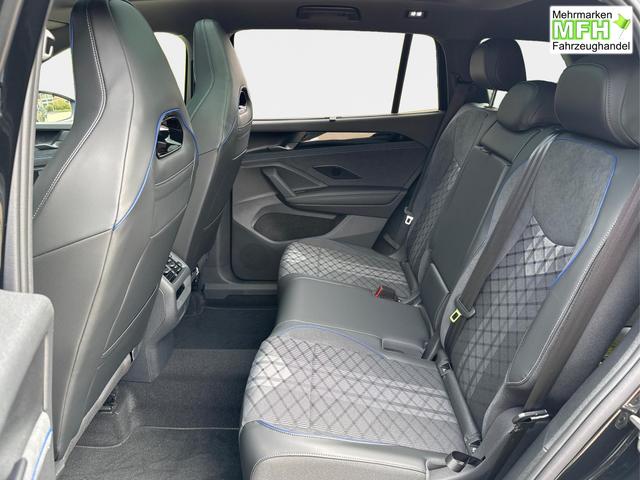 Volkswagen / Tayron / Schwarz / / / PLUG-IN+PANO+AHK+HuD+MATRIX+360 KAM+20ALU+ACC+eHK+BLACK STYLE, Bei den verwendeten Bildern kann es sich um Beispielbilder handeln, ggf. teilweise mit Sonderausstattung.