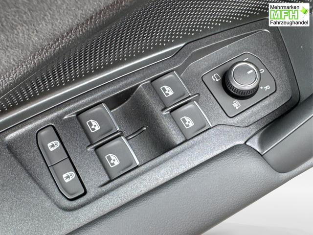 Volkswagen / Tayron / Schwarz / / / PLUG-IN+PANO+AHK+HuD+MATRIX+360 KAM+20ALU+ACC+eHK+BLACK STYLE, Bei den verwendeten Bildern kann es sich um Beispielbilder handeln, ggf. teilweise mit Sonderausstattung.
