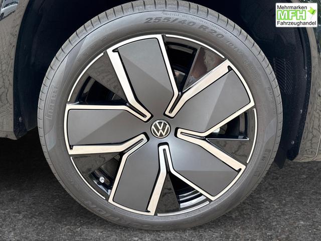 Volkswagen / Tayron / Schwarz / / / PLUG-IN+PANO+AHK+HuD+MATRIX+360 KAM+20ALU+ACC+eHK+BLACK STYLE, Bei den verwendeten Bildern kann es sich um Beispielbilder handeln, ggf. teilweise mit Sonderausstattung.