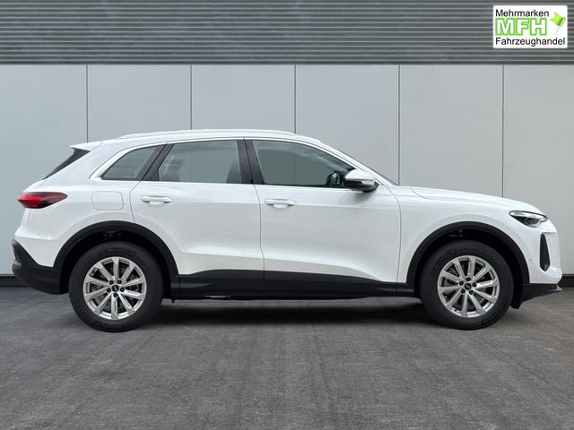 Audi / Q5 / Wei&szlig; / / / QUATTRO+NAVI+KAMERA+AHK+SHZ+PDC+ACC