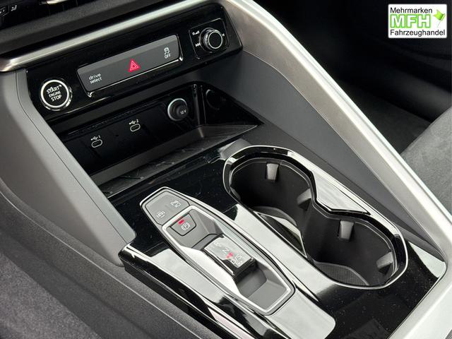 Audi / Q5 / Wei&szlig; / / / QUATTRO+NAVI+KAMERA+AHK+SHZ+PDC+ACC, Bei den verwendeten Bildern kann es sich um Beispielbilder handeln, ggf. teilweise mit Sonderausstattung.