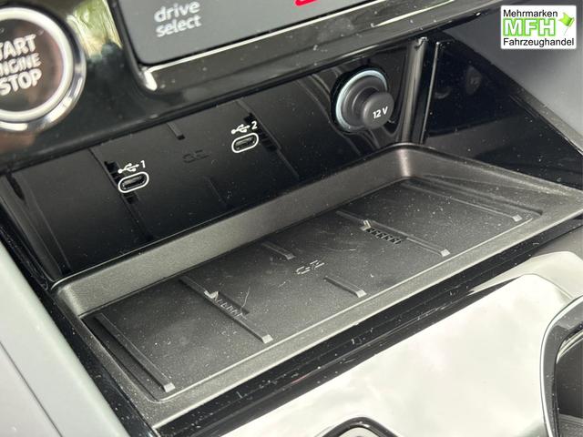 Audi / Q5 / Wei&szlig; / / / QUATTRO+NAVI+KAMERA+AHK+SHZ+PDC+ACC, Bei den verwendeten Bildern kann es sich um Beispielbilder handeln, ggf. teilweise mit Sonderausstattung.