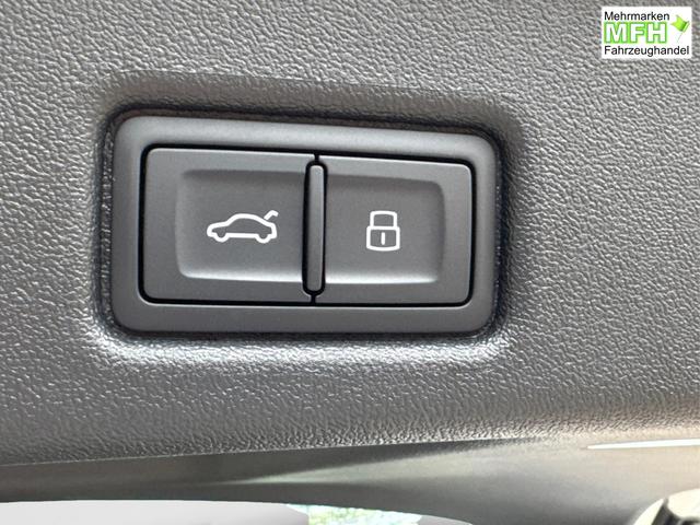 Audi / Q5 / Wei&szlig; / / / QUATTRO+AHK+NAVI+KAMERA+SHZ+PDC+ACC