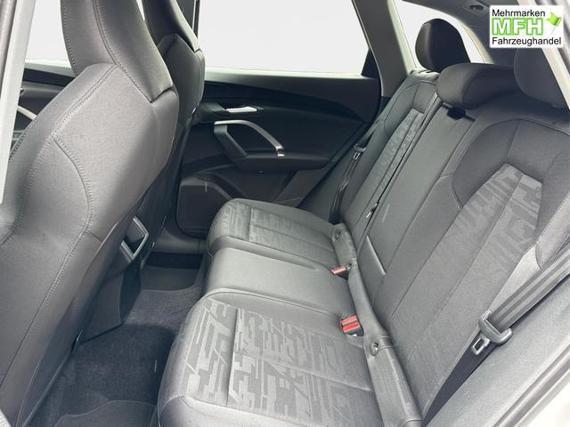 Audi / Q5 / Wei&szlig; / / / QUATTRO+AHK+NAVI+KAMERA+SHZ+PDC+ACC