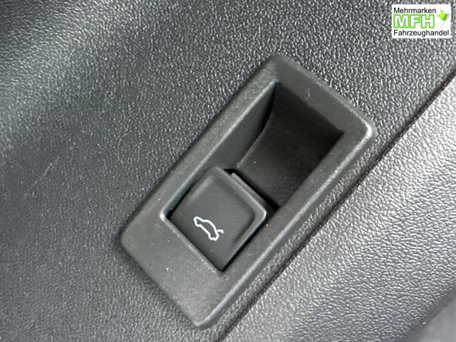 Audi / Q5 / Wei&szlig; / / / QUATTRO+AHK+NAVI+KAMERA+SHZ+PDC+ACC