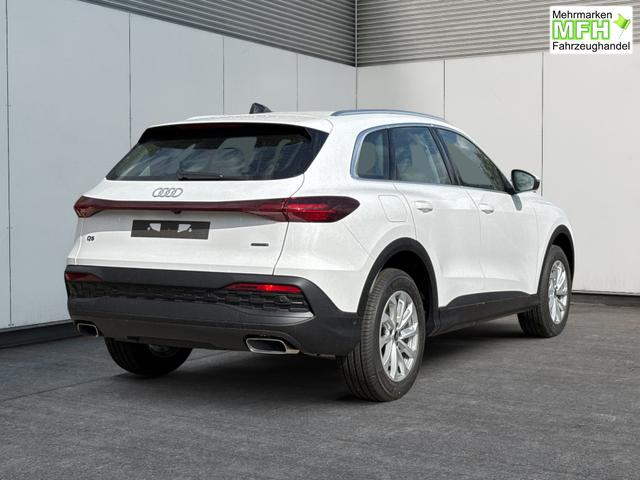 Audi / Q5 / Wei&szlig; / / / QUATTRO+AHK+NAVI+KAMERA+SHZ+PDC+ACC