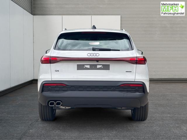 Audi / Q5 / Wei&szlig; / / / QUATTRO+NAVI+KAMERA+AHK+SHZ+PDC+ACC, Bei den verwendeten Bildern kann es sich um Beispielbilder handeln, ggf. teilweise mit Sonderausstattung.