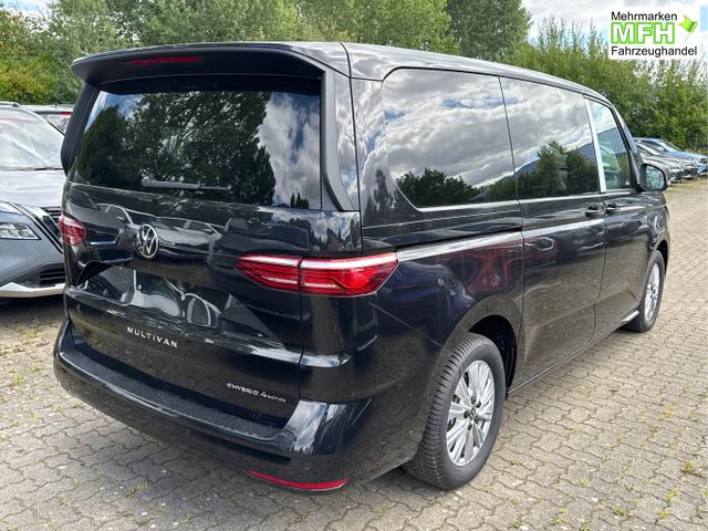 Volkswagen / T7 Multivan / / / / LANG 4x4+7-SITZER+MATRIX+AHK+KAMERA+SHZ+17 ALU, Bei den verwendeten Bildern kann es sich um Beispielbilder handeln, ggf. teilweise mit Sonderausstattung.
