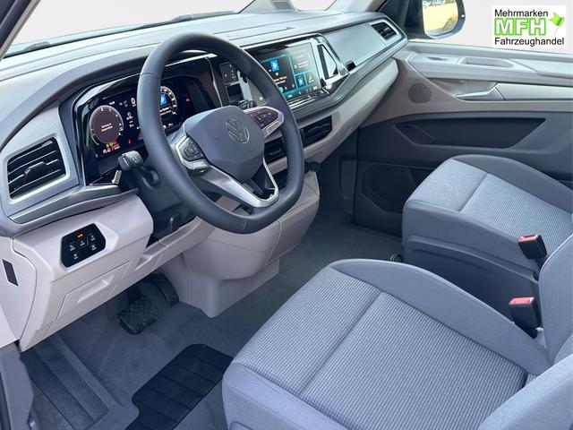 Volkswagen / T7 Multivan / / / / KURZ 4x4+7-SITZER+MATRIX+AHK+KAMERA+SHZ+17 ALU, Bei den verwendeten Bildern kann es sich um Beispielbilder handeln, ggf. teilweise mit Sonderausstattung.