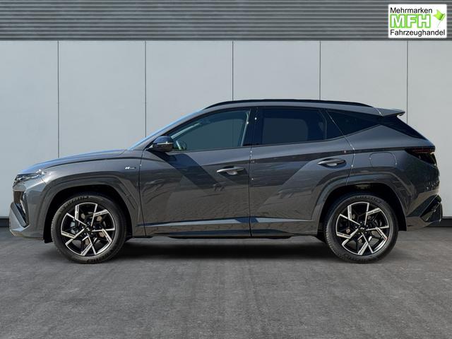 Hyundai / TUCSON / Grau / / / 4WD+NAVI+KAMERA+SHZ+LED+19''ALU+PDC, Bei den verwendeten Bildern kann es sich um Beispielbilder handeln, ggf. teilweise mit Sonderausstattung.