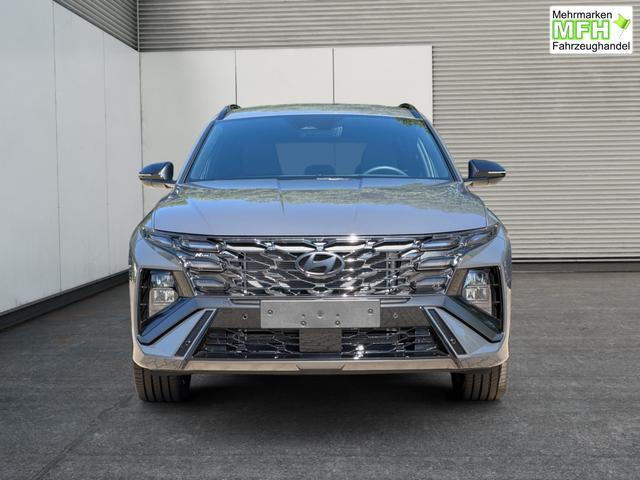 Hyundai / TUCSON / Grau / / / 4WD+NAVI+KAMERA+SHZ+LED+19''ALU+PDC, Bei den verwendeten Bildern kann es sich um Beispielbilder handeln, ggf. teilweise mit Sonderausstattung.