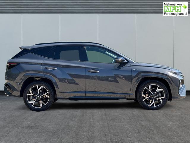 Hyundai / TUCSON / Grau / / / 4WD+NAVI+KAMERA+SHZ+LED+19''ALU+PDC, Bei den verwendeten Bildern kann es sich um Beispielbilder handeln, ggf. teilweise mit Sonderausstattung.
