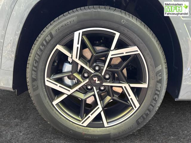 Hyundai / TUCSON / Grau / / / 4WD+NAVI+KAMERA+SHZ+LED+19''ALU+PDC, Bei den verwendeten Bildern kann es sich um Beispielbilder handeln, ggf. teilweise mit Sonderausstattung.