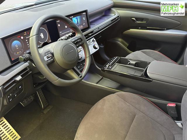 Hyundai / TUCSON / Grau / / / 4WD+NAVI+KAMERA+SHZ+LED+19''ALU+PDC, Bei den verwendeten Bildern kann es sich um Beispielbilder handeln, ggf. teilweise mit Sonderausstattung.