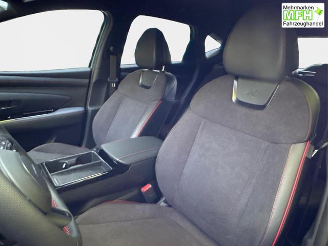 Hyundai / TUCSON / Grau / / / 4WD+NAVI+KAMERA+SHZ+LED+19''ALU+PDC, Bei den verwendeten Bildern kann es sich um Beispielbilder handeln, ggf. teilweise mit Sonderausstattung.