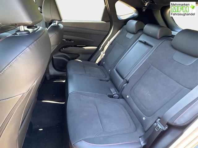 Hyundai / TUCSON / Grau / / / 4WD+NAVI+KAMERA+SHZ+LED+19''ALU+PDC, Bei den verwendeten Bildern kann es sich um Beispielbilder handeln, ggf. teilweise mit Sonderausstattung.