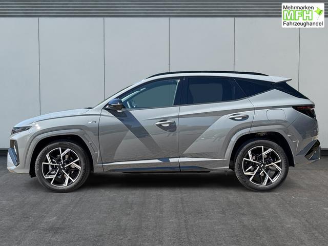 Hyundai / TUCSON / Grau / / / 4WD+NAVI+KAMERA+SHZ+LED+19''ALU+PDC, Bei den verwendeten Bildern kann es sich um Beispielbilder handeln, ggf. teilweise mit Sonderausstattung.
