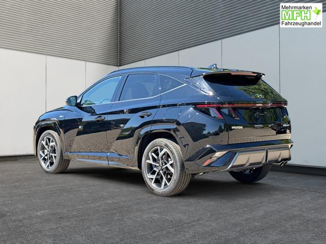Hyundai / TUCSON / Schwarz / / / 4WD+NAVI+KAMERA+SHZ+LED+19''ALU+PDC, Bei den verwendeten Bildern kann es sich um Beispielbilder handeln, ggf. teilweise mit Sonderausstattung.