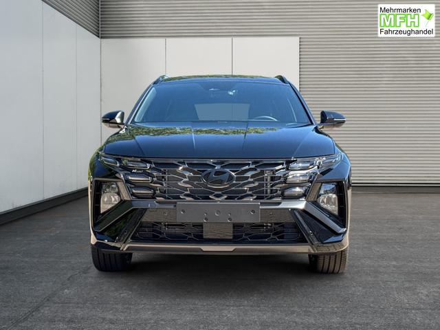 Hyundai / TUCSON / Schwarz / / / 4WD+NAVI+KAMERA+SHZ+LED+19''ALU+PDC, Bei den verwendeten Bildern kann es sich um Beispielbilder handeln, ggf. teilweise mit Sonderausstattung.